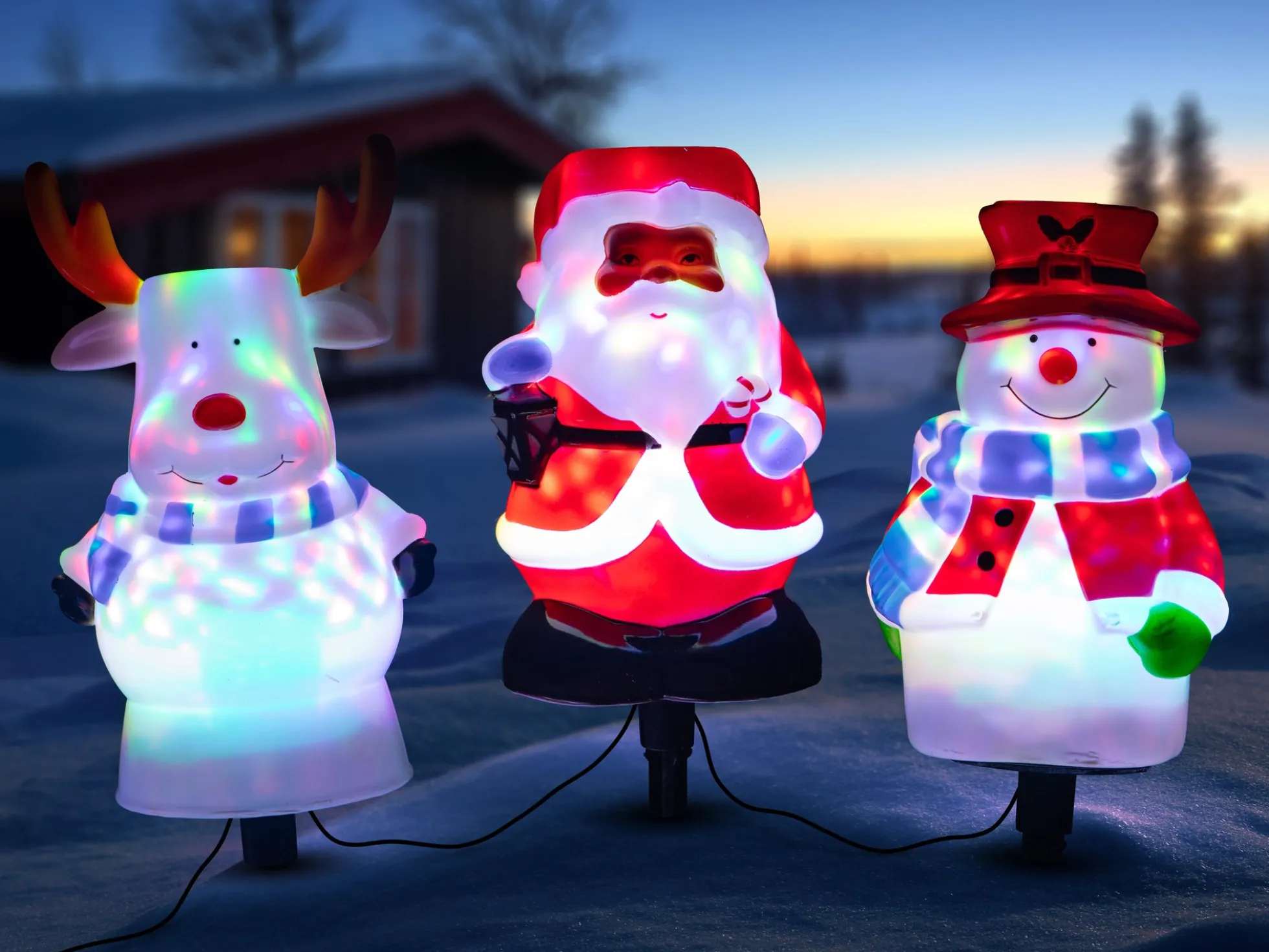 Außenbeleuchtung Mit Weihnachtsfiguren
