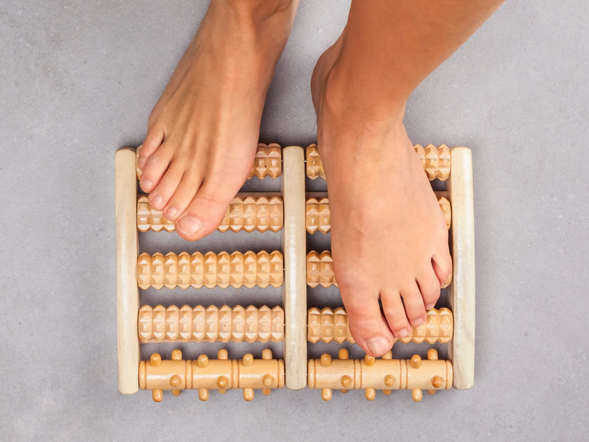 Fußmassageroller aus Holz - Zenkuru