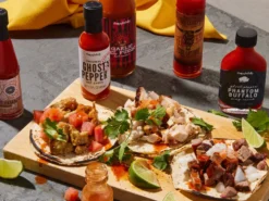 Geschenkbox mit scharfen Soßen: Hot Sauce Challenge – Thoughtfully