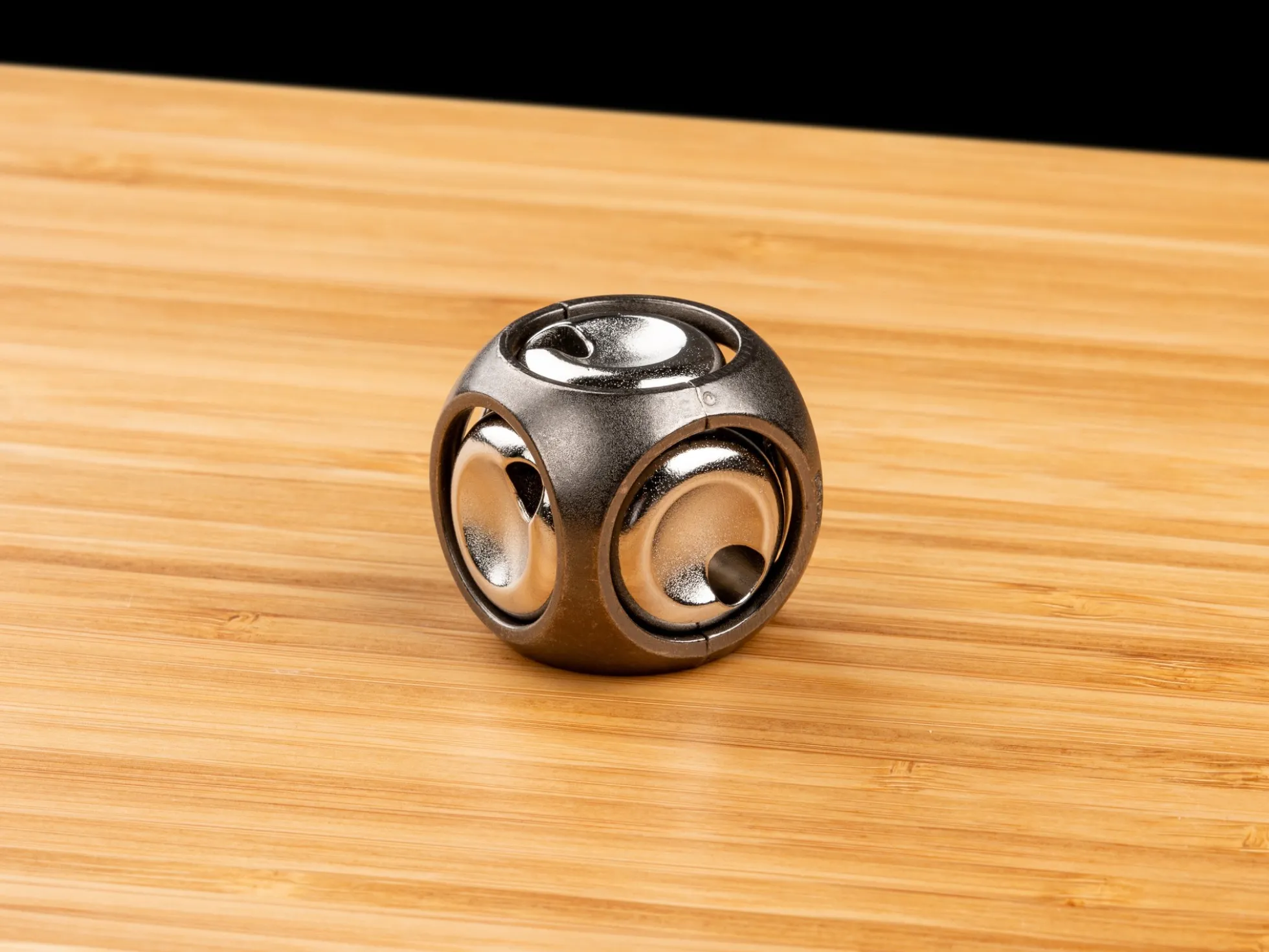 Hanayama Huzzle Puzzles