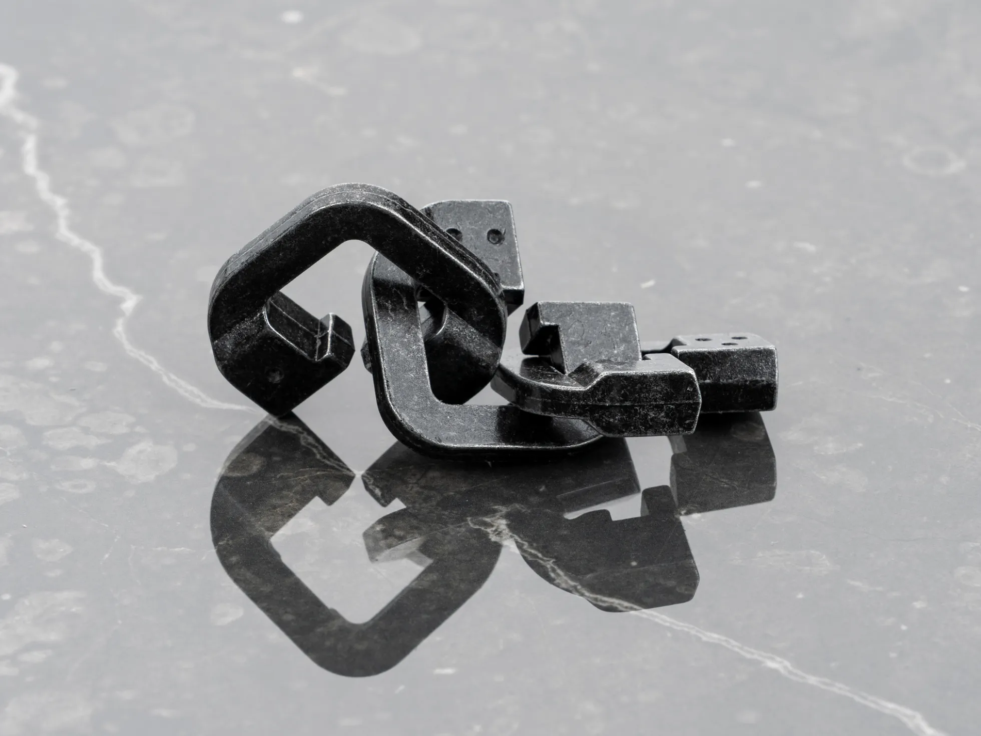Hanayama Huzzle Puzzles Level 6