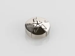 Hanayama Huzzle Puzzles Level 5
