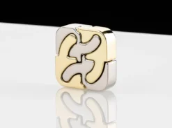 Hanayama Huzzle Puzzles Level 5