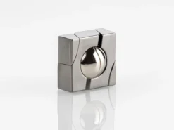 Hanayama Huzzle Puzzles Level 5