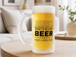 Mattiertes Bierglas mit eigenem Text – Geburtstagsdesign