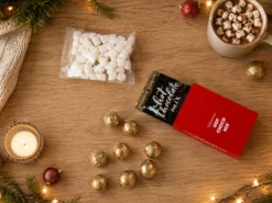 Weihnachtliches Set für heiße Schokolade