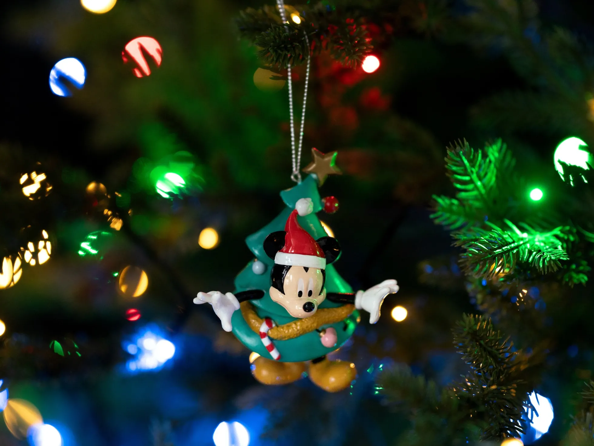 Weihnachtsbaumschmuck Micky Maus im Weihnachtsbaum
